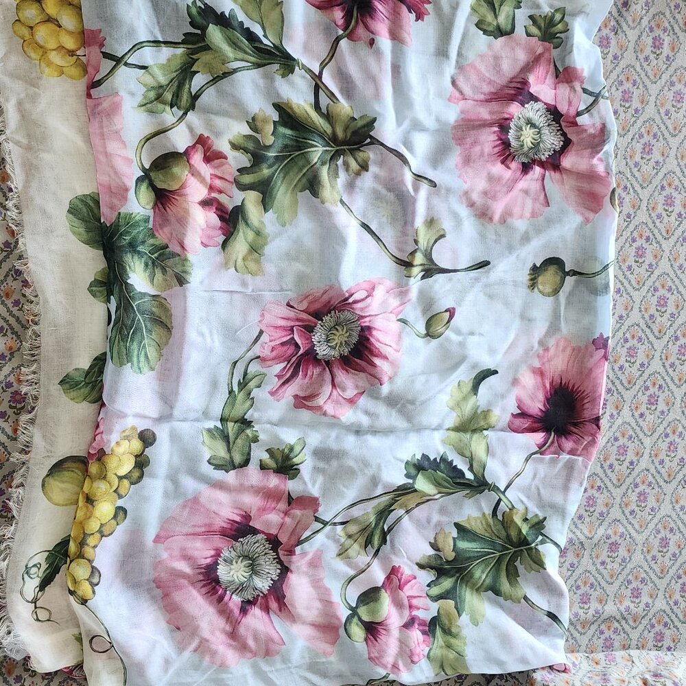 Oscar De La Renta Poppies & Grapes Modal Cashmere Scarf Sage Yellow - Picture 5 of 7